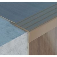 Műanyag lépcsőélvédő profilok